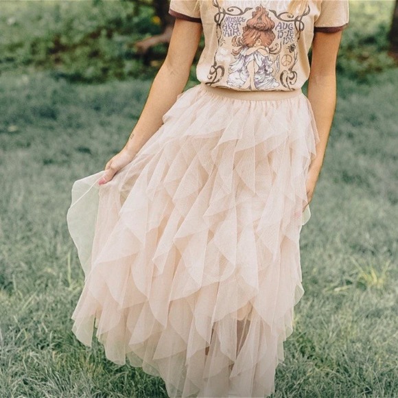 Strut & Bolt Cream Tiered Tulle Maxi Skirt Ruffle Mesh NWT Fairycore Size Small - Picture 4 of 14